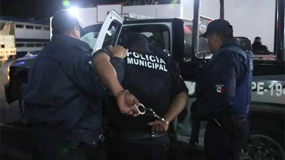 policía detenido